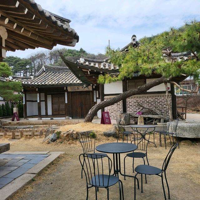 파주 마장호수 한옥카페 , 아티장 베이커스 🍞 - 라우겐 크로아상