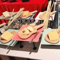 Great breakfast spread at Hard Rock Hotel Des