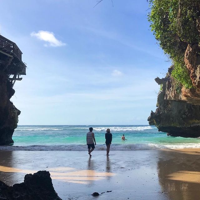 Suluban Beach