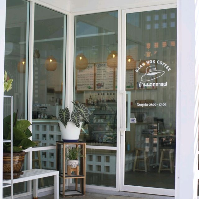 Baan nok coffee บ้านนอกกาแฟวัดม่วง