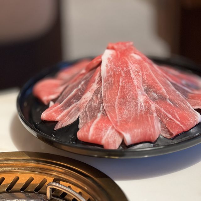 📍香港西灣河｜梅吉涮涮鍋 · 可愛牛牛冰湯底🐮 海鮮和牛放題任你食😋