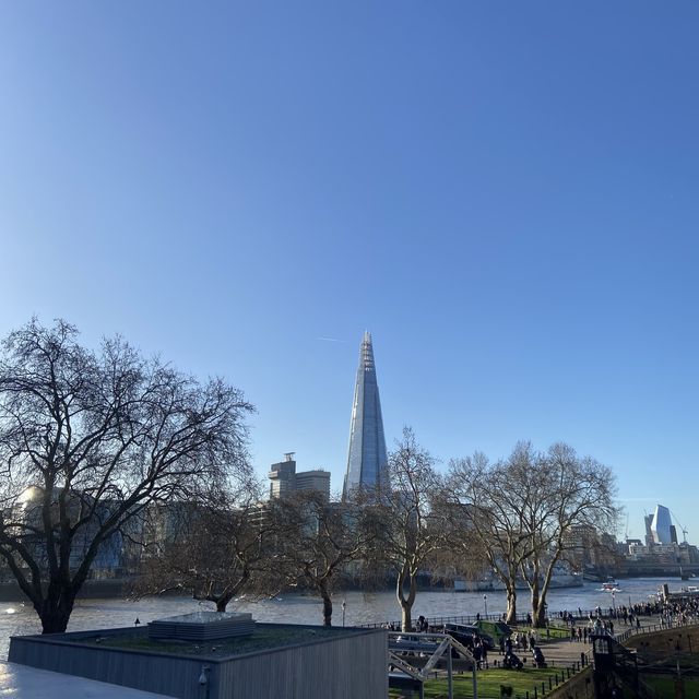 영국 타워 브릿지에서 보는 런던 풍경 ☺️