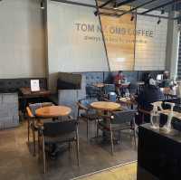 너무 반가워 “TOM N TOMS”