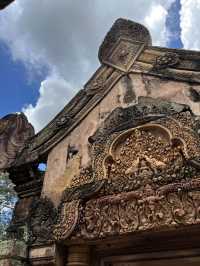 ปราสาทหินสีชมพู วิจิตรงดงาม เก่าแก่กว่าพันปี