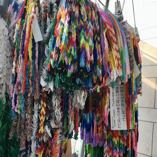 從歷史既慘痛經歷，學會珍惜得來不易既世界和平！