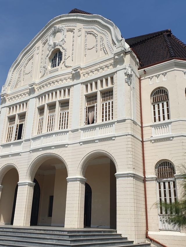 พระราชวังรามราชนิเวศน์ หรือ พระราชวังบ้านปืน 🏛️🏛️