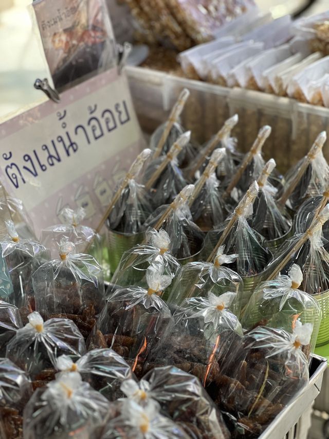 พาเที่ยวชิมขนมโบราณชื่อแปลกๆ ที่จันทบุรี 🍽️