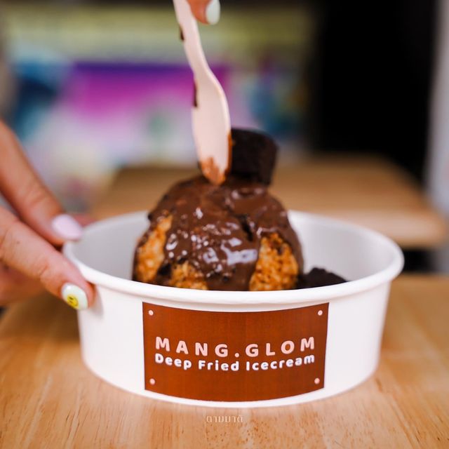 Mangglom deep fried icecream - มังกลม 🍨