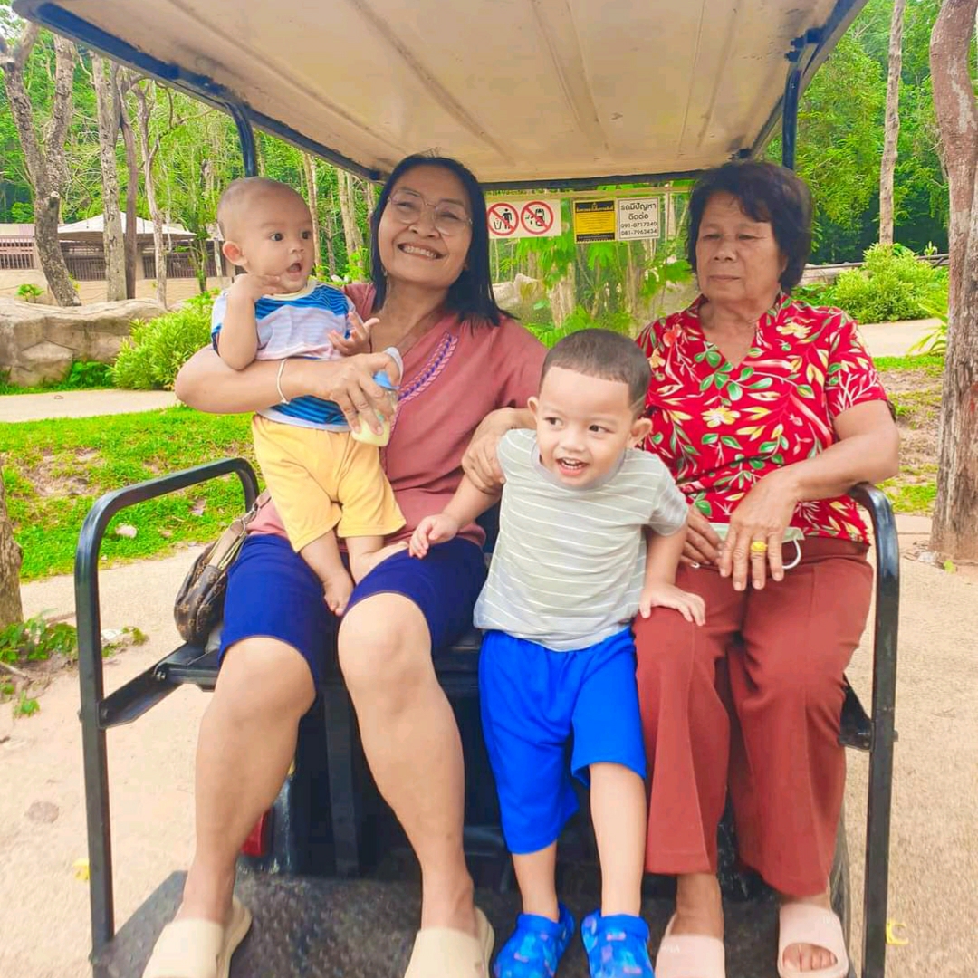 🎊>>>>Wait❗️ Let's stop by Ubon Zoo first!!<<<<