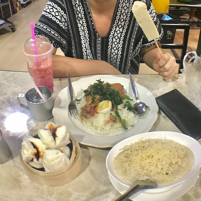 ถนนคนเดินท่าแพ