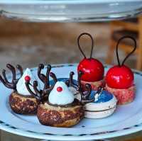 Afternoon Tea ธีมคริสมาสที่ โรงแรม เพนนินซูลา กรุงเทพฯ