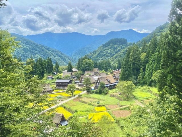 The Gassho-zukuri village of Ainokura