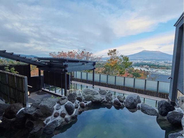 「御殿場HOTEL CLAD」：富士山景觀+舒適泡湯，購物勝地的理想住宿
