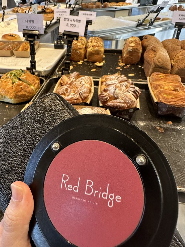 Red bridge bakery in nature สะพานแขวนมาจัง เกาหลี