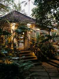Lusi & Pakan Cafe