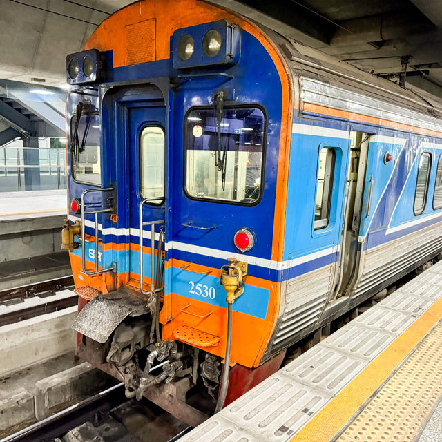 นั่งรถไฟเที่ยวหัวหิน คนละ 330 บาท
