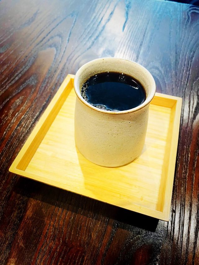 【長野県/下諏訪　自家焙煎珈琲専門店☕️店内はシンプルモダン➕アート🎨】