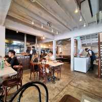Thong Smith Ari: Thai Boat Noodle