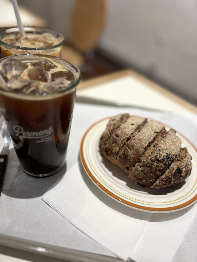 【韓国/ソウルの森】人気エリア！ソウルの森メイン通りにあるオシャレなパン屋🥐