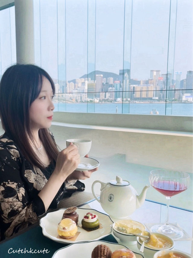 對著香港維港海景吃下午茶是什麼體驗