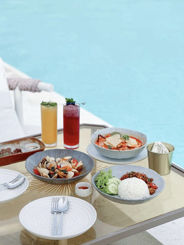 🍽️泰國華欣純白海邊泳池餐廳🤎