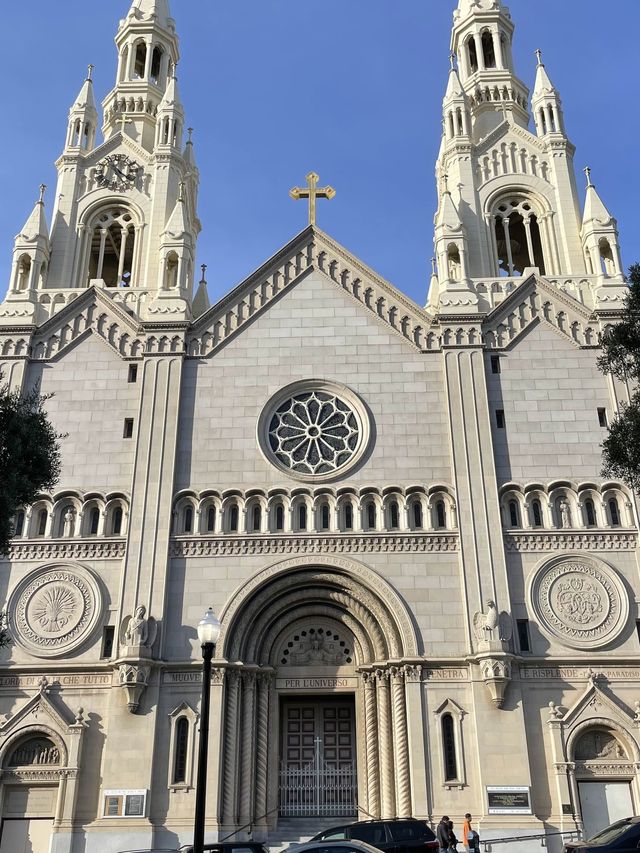 サンフランシスコ　聖ピーター＆ポール教会⛪️