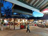 ตลาดยามค่ำริมหาดอ่าวนาง