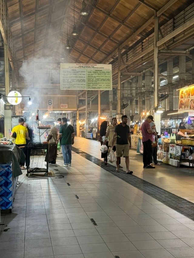 Very lively night market