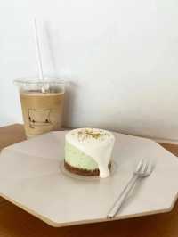 【福岡カフェ】とろんとたれたクリームのたまらないピスタチオムース