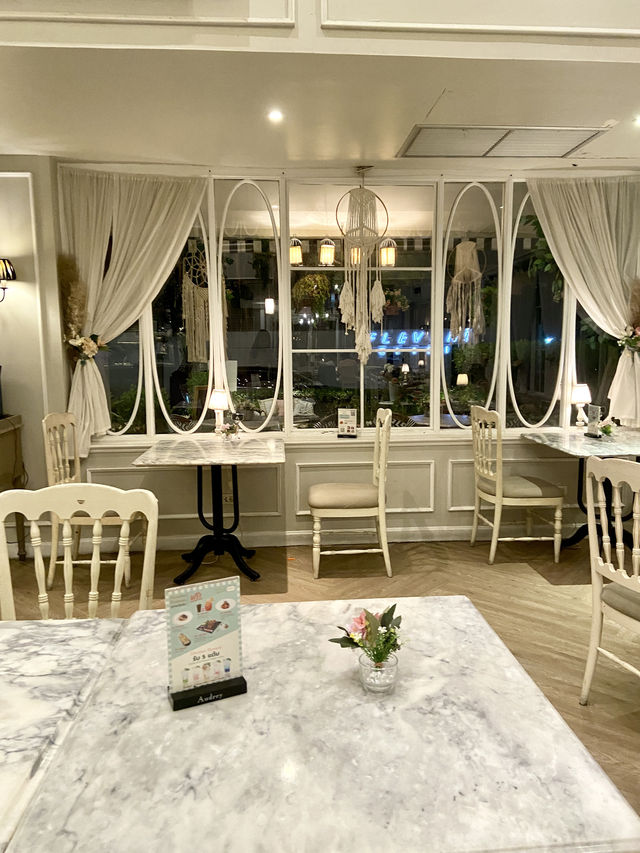 Audrey Cafe