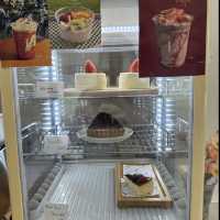 คาเฟ่ ท่ามกลางทุ่งนา เขียวขจี
