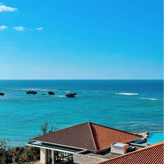 「沖繩凱悅酒店：奢華海景，水上活動，完美島嶼度假體驗」