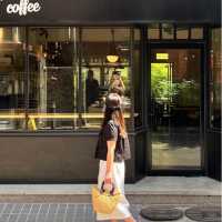 「首爾必打卡！Milestone Coffee：高品質咖啡，舒適環境，讓您放鬆愉快！」