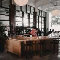 TWO HANDS FULL | RECOMMENDED COFFEESHOP VINTAGE IN BANDUNG