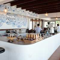 ไปคาเฟ่ที่บรรยากาศดีริมคลองวาฬกัน !!!