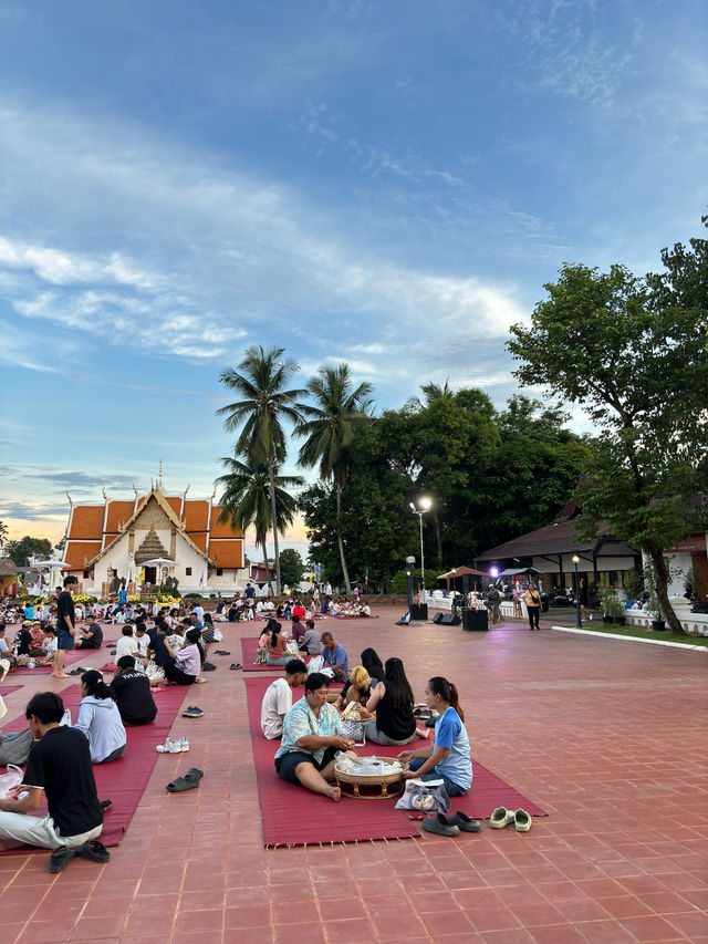 ถนนคนเดินข่วงเมืองน่าน