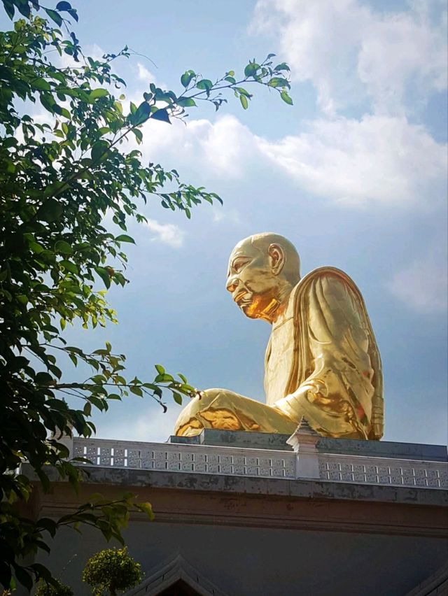 หลวงปู่ทิม วัดละหารไร่ จ.ระยอง