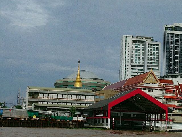 ล่องแม่น้ำเจ้าพระยา ชมวิวสองฟากฝั่ง