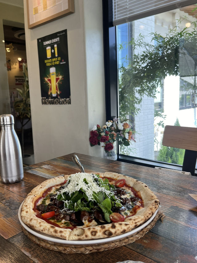 ๊ฒฝ์ฃผ ํฉ๋ฆฌ๋จ๊ธธ์ ์์นํ ํ๋ ํผ์ ๋ง์ง ๊ฒฝ์ฃผ ํฉ๋ฆฌ๋จ๊ธธ์ ์์นํ ํ๋ ํผ์ ๋ง์ง