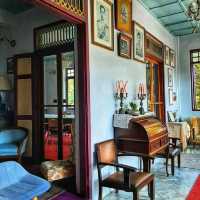 ที่พักและร้านอาหารในบ้านอายุร้อยกว่าปี