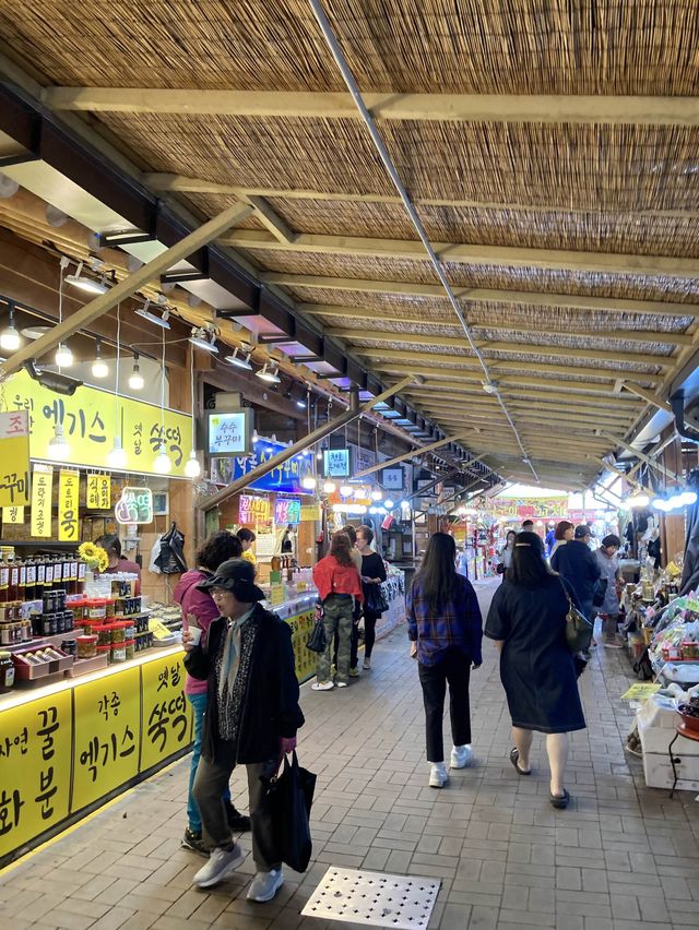 경남 하동의 역사 깊은 전통시장 ‘화개장터’