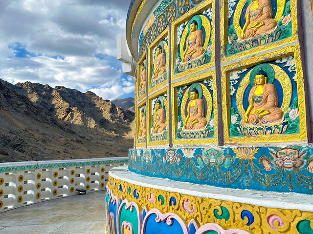 Shanti Stupa โบสถ์ใกล้เลห์ที่คนนิยมมาดูวิวเมืองเลห์