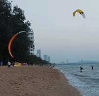 นาจอมเทียน ชายหาดที่เหมาะกับการพักผ่อน