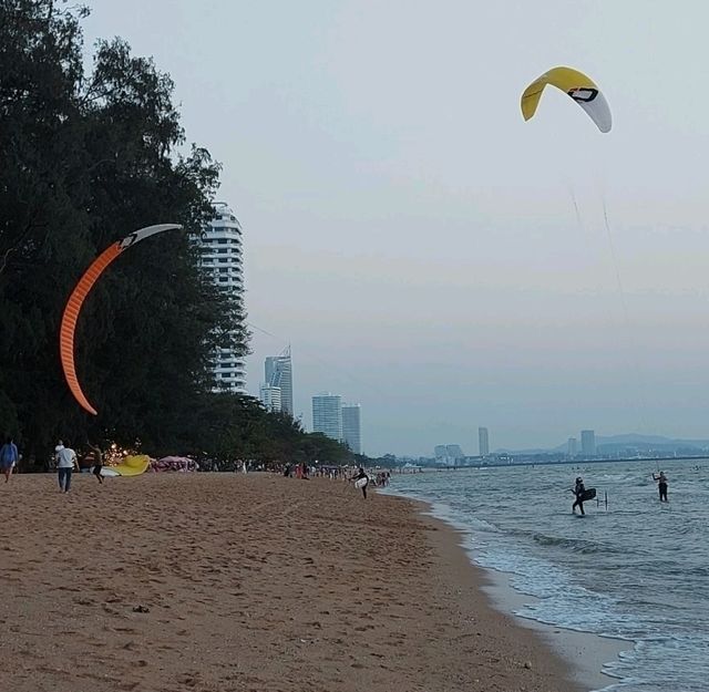 นาจอมเทียน ชายหาดที่เหมาะกับการพักผ่อน
