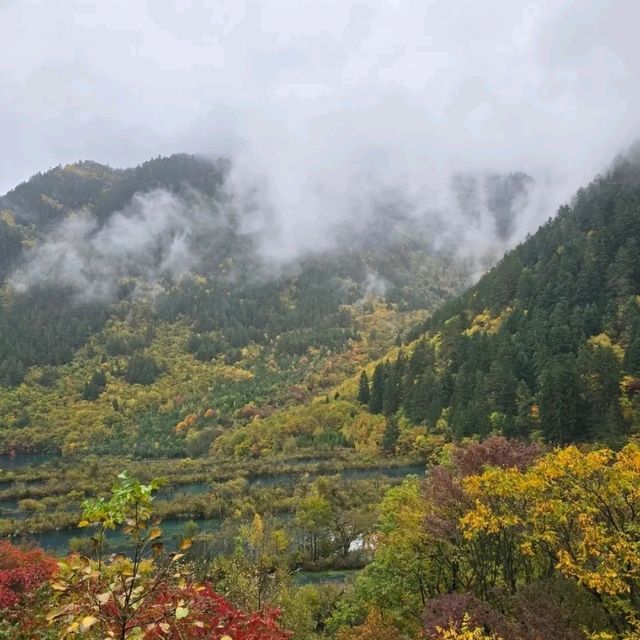 ไปเที่ยวจิ่วจ้ายโกวที่จีนกัน 🍂🏞