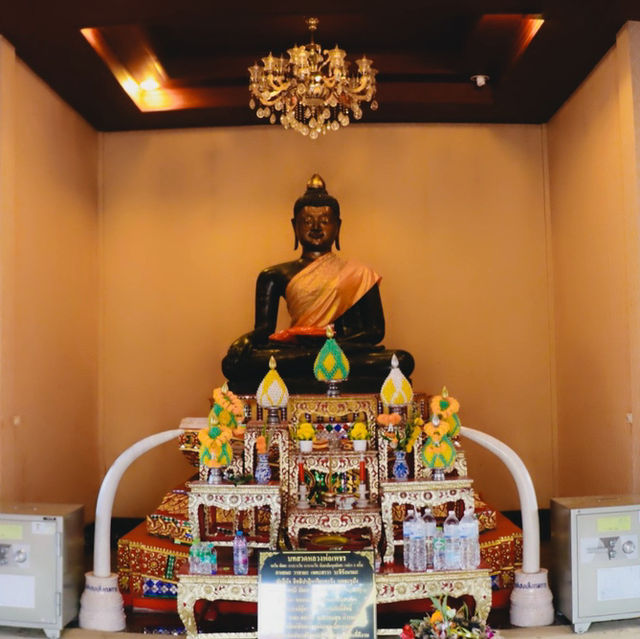 หลวงพ่อเพชร วัดบาง กำแพงเพชร