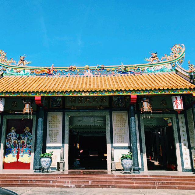 泰國曼谷空訕區著名華人文化景點:泰国林氏宗亲总会祠堂。建築充滿中華文化風格，了解當地華人文化歷史，適合打卡拍照📸。