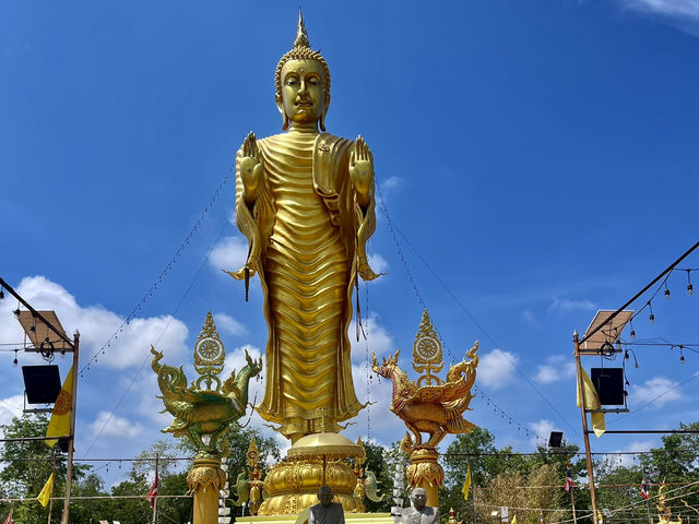 วัดป่าไทรทอง วัดสวยสีทองอร่าม