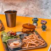 Zackey朝起 Luther Burger& Breakfast