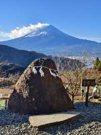 富士遙拜所，可以同時拍到鳥居及富士山